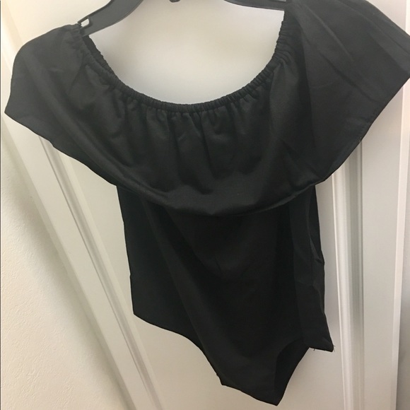 Casual Off-The-Shoulder Swimsuit - Picture 6 of 7